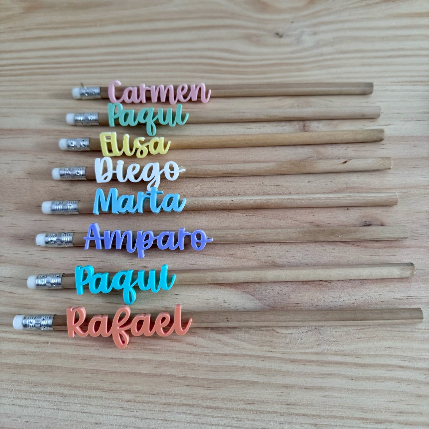 Lápiz de Madera con Nombre Personalizado en Metacrilato