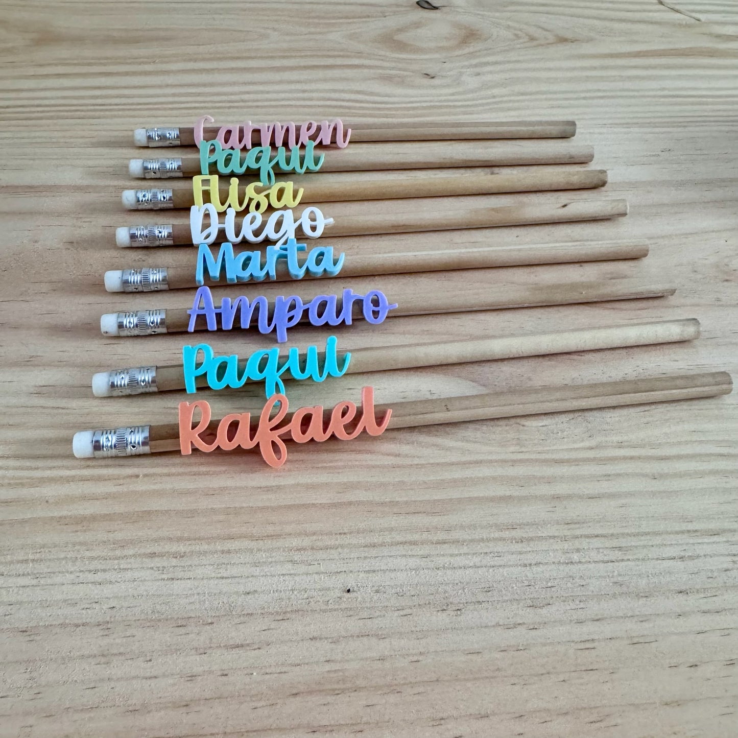 Lápiz de Madera con Nombre Personalizado en Metacrilato