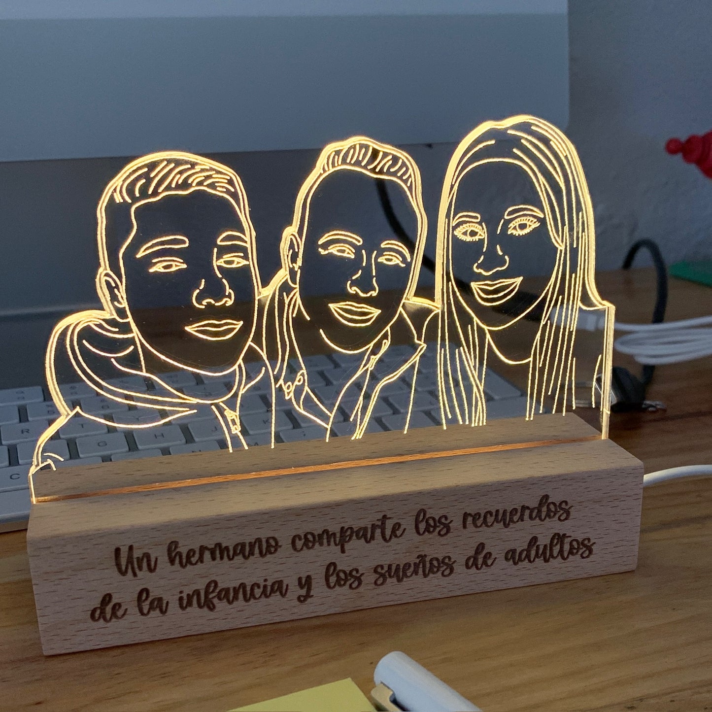 LÁMPARA PERSONALIZADA METACRILATO